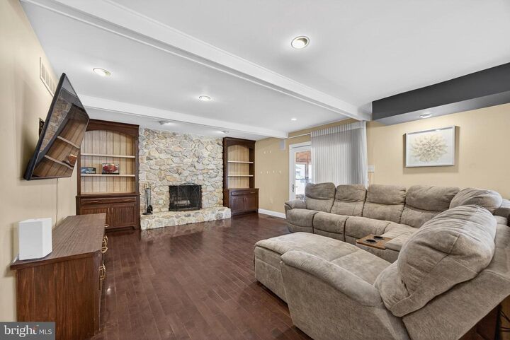 Property Photo:  52 Hampton Drive  PA 18966 