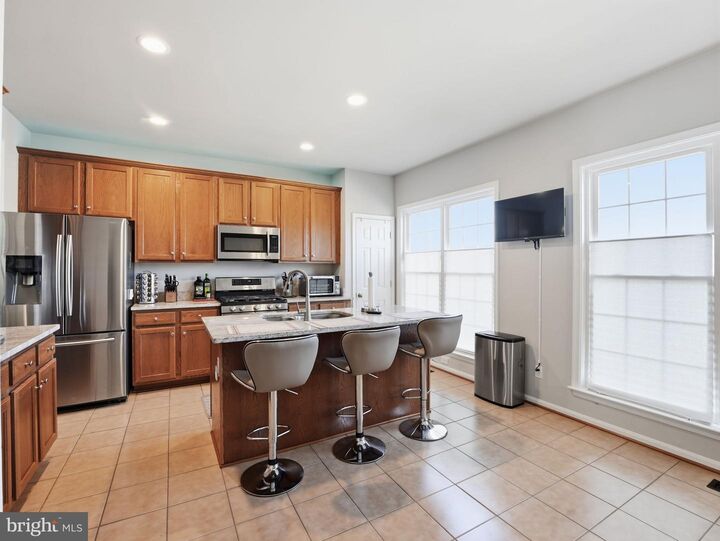 Property Photo:  8239 Red Carnation Court  VA 22079 