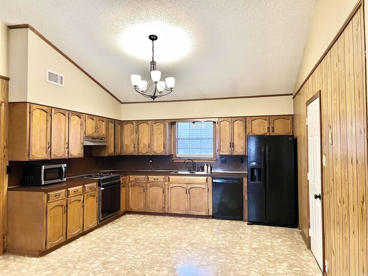 Property Photo:  762 Sheila  AR 71701 