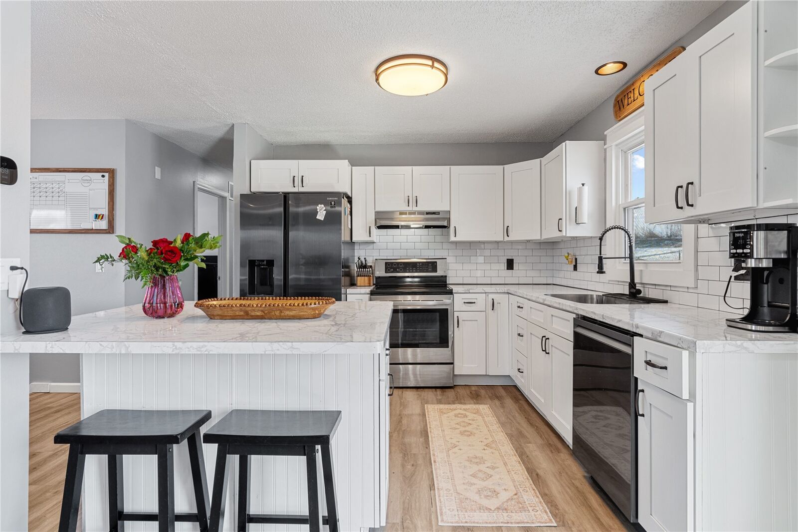 Property Photo:  1719 South View Drive NW  IA 52405 