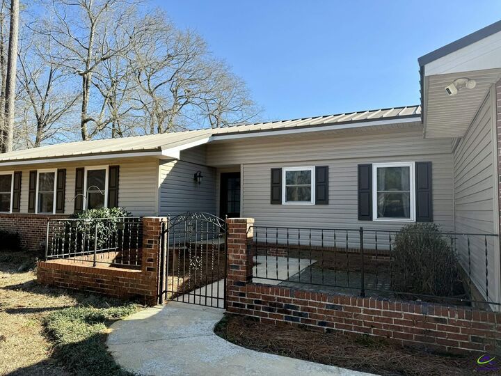 Property Photo:  213 Air Park Drive  GA 31088 