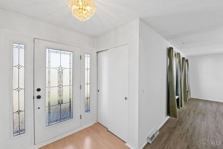 Property Photo:  1128 Oldwick Drive  OH 45215 