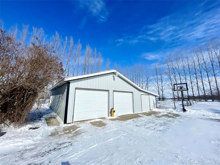 Property Photo:  66049 62 North Road  MB R0H 0C0 