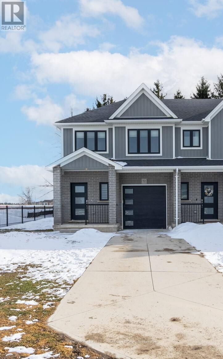 Property Photo:  1 Miller Drive 52  ON N0M 2J0 