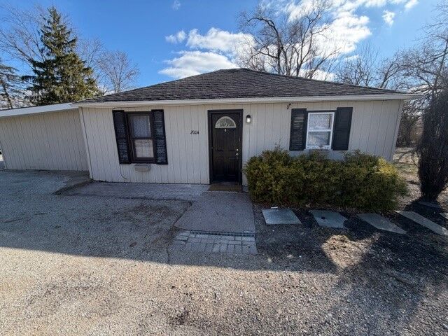 Property Photo:  2004 Hayes Avenue  IL 61920 