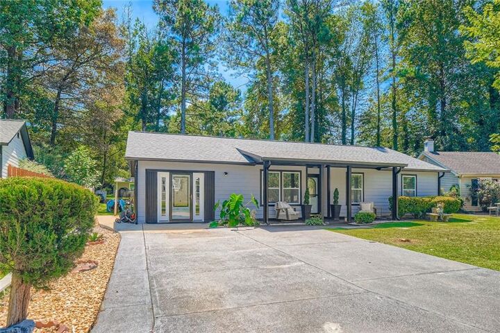 Property Photo: 1507 Locust Log Way GA 30168