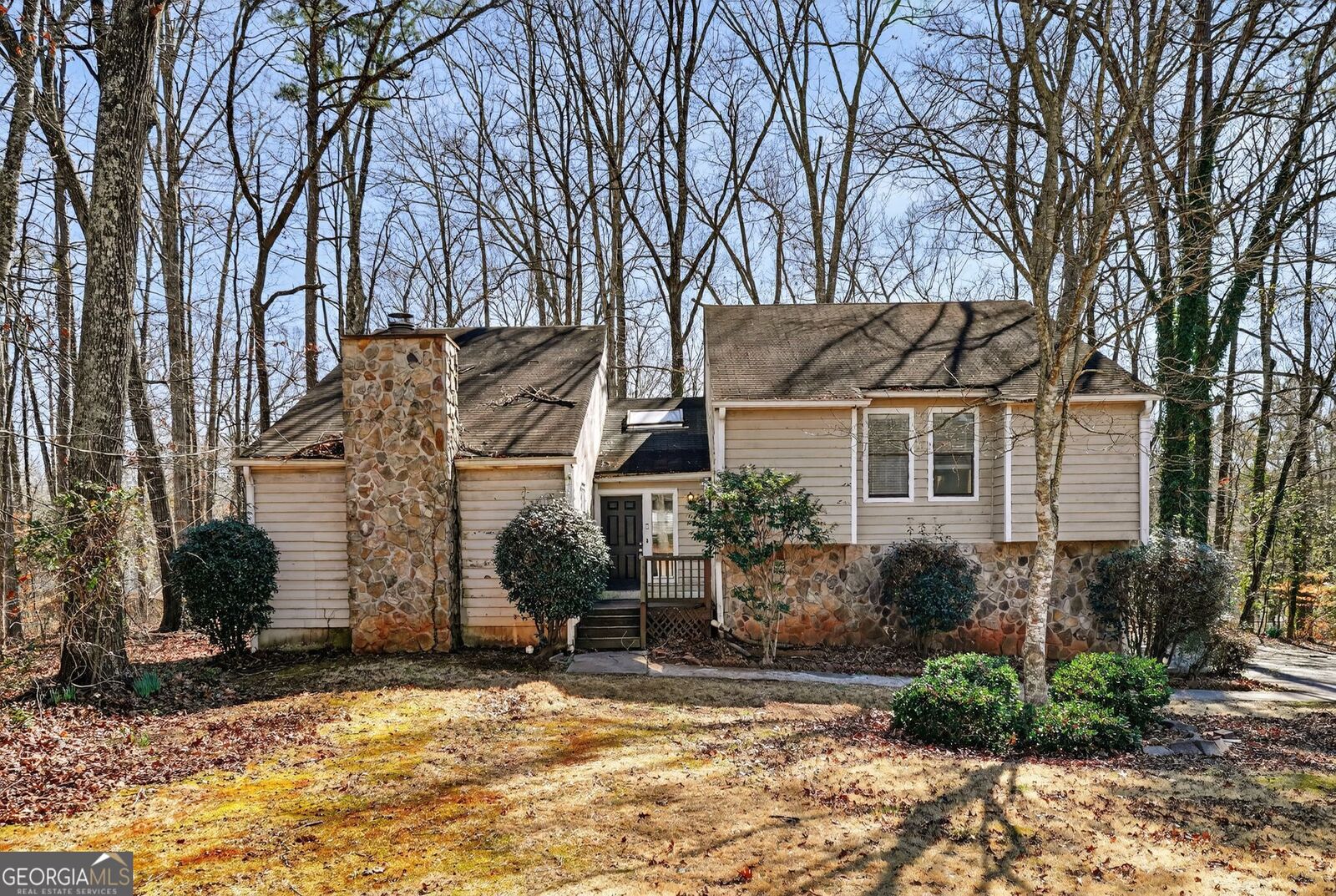 Property Photo:  879 Lost Creek Circle  GA 30088 