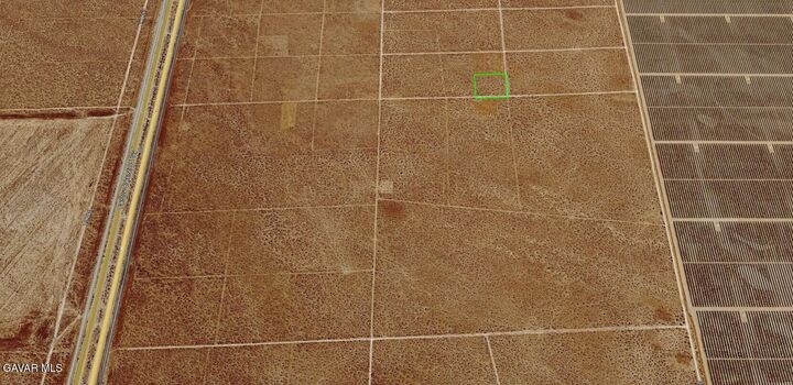 Property Photo:  1700 E Douglas Ave  CA 93501 