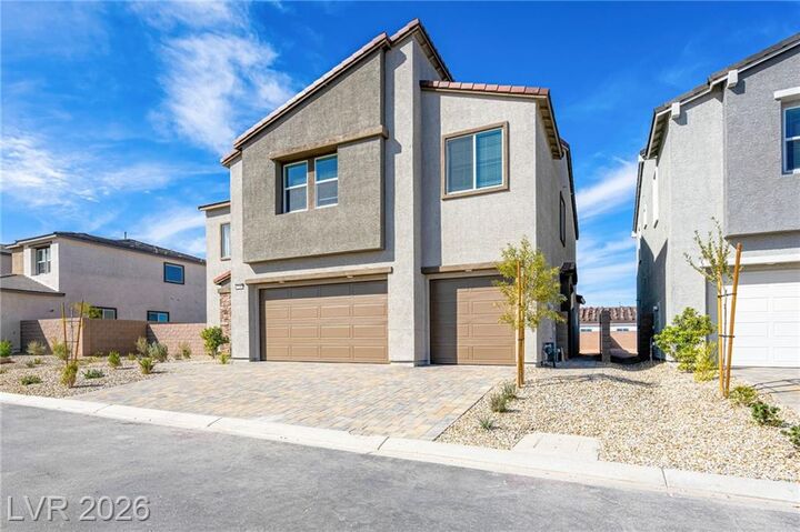 Property Photo:  
