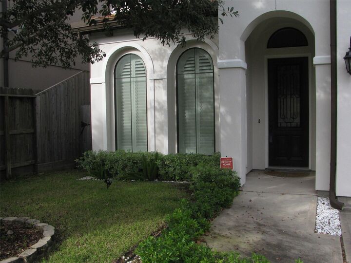 Property Photo: 4112 Blossom Street TX 77007