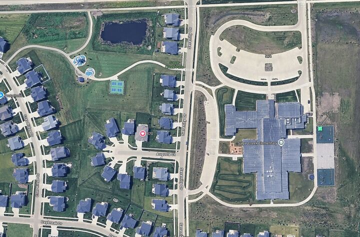 Property Photo:  870 Augusta Court  IA 50263 