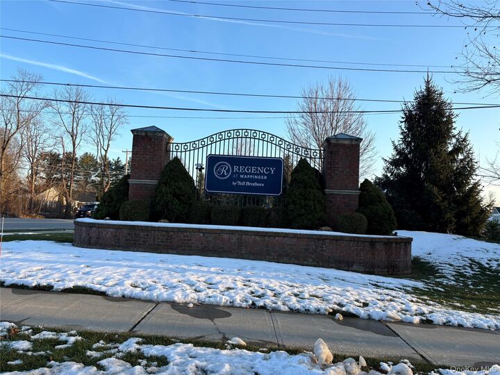 Property Photo:  27 Dutch Court  NY 12590 