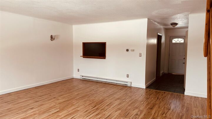 Property Photo:  881 Albany Post Road 17  NY 12561 