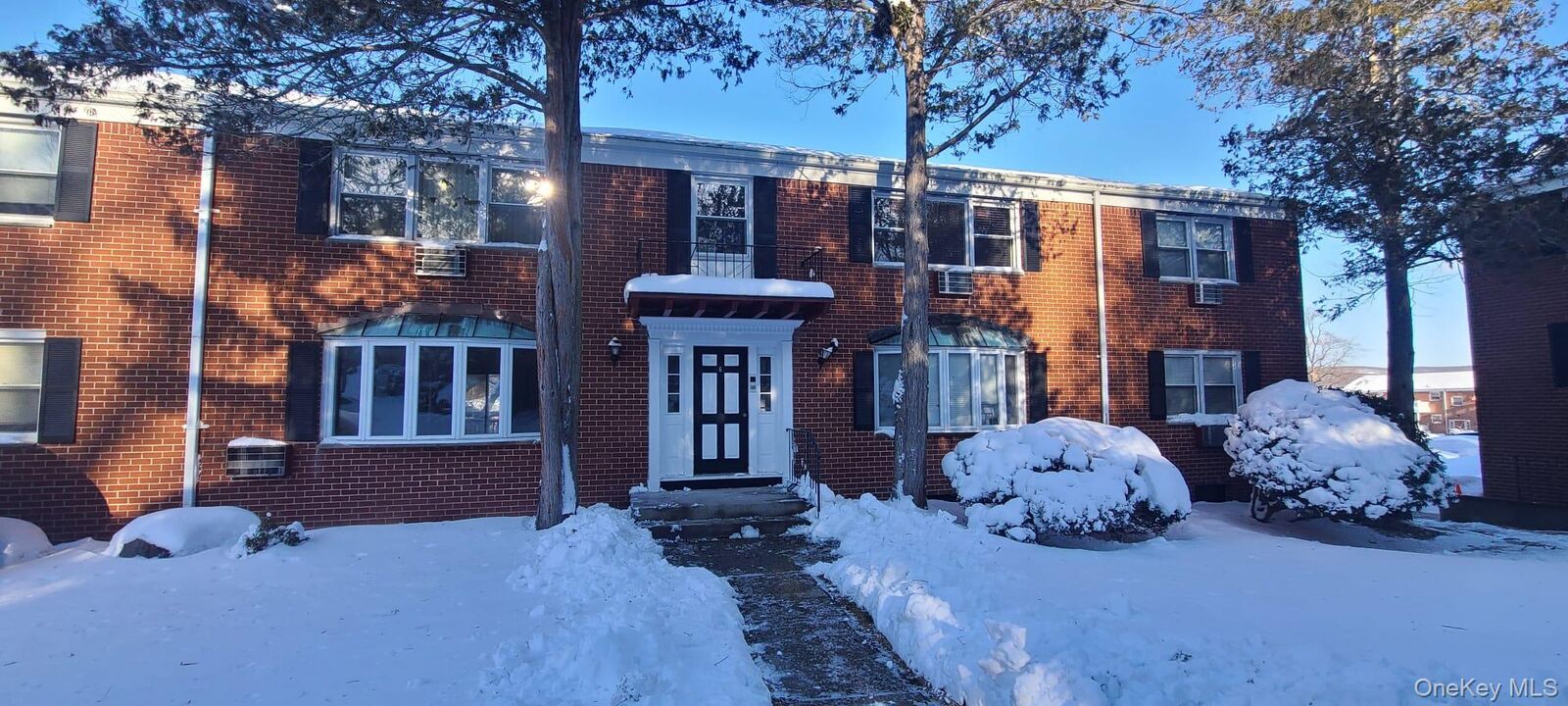 Property Photo: 6 Danbury Court 1309 NY 10901