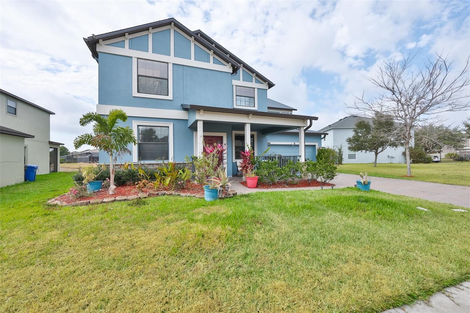 Property Photo:  10039 Smarty Jones Drive  FL 33573 
