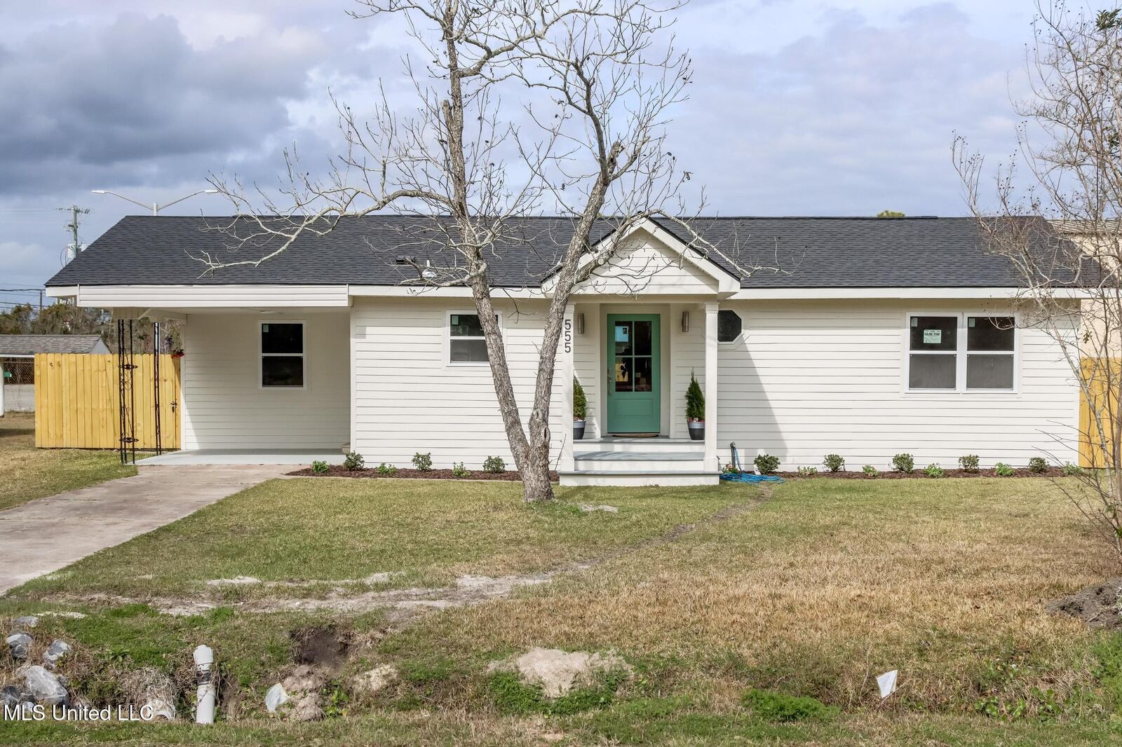 Property Photo: 555 Saint John Street MS 39520