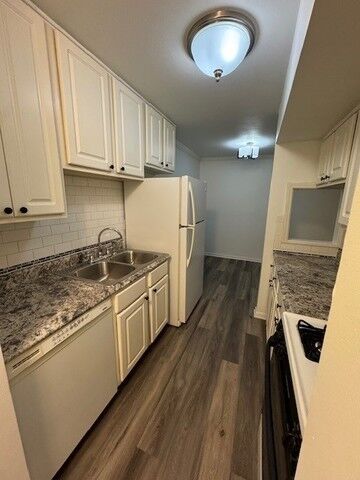 Property Photo: 1870 Tall Oaks Drive 2104 IL 60505