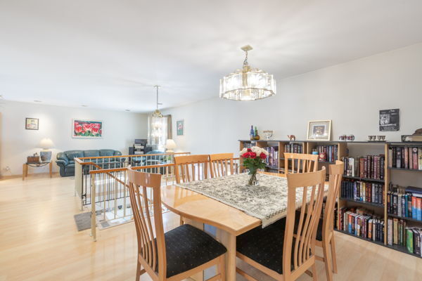 Property Photo:  203 Albert Drive  IL 60061 