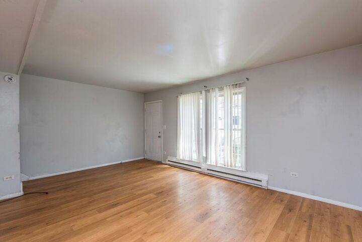 Property Photo:  