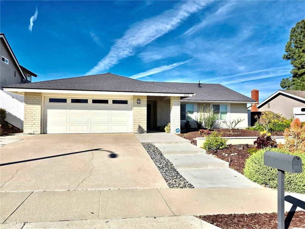 Property Photo:  1133 Avenida Del Corto  CA 92833 