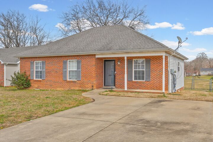 Property Photo:  2804 Russet Ridge Dr  TN 37040 