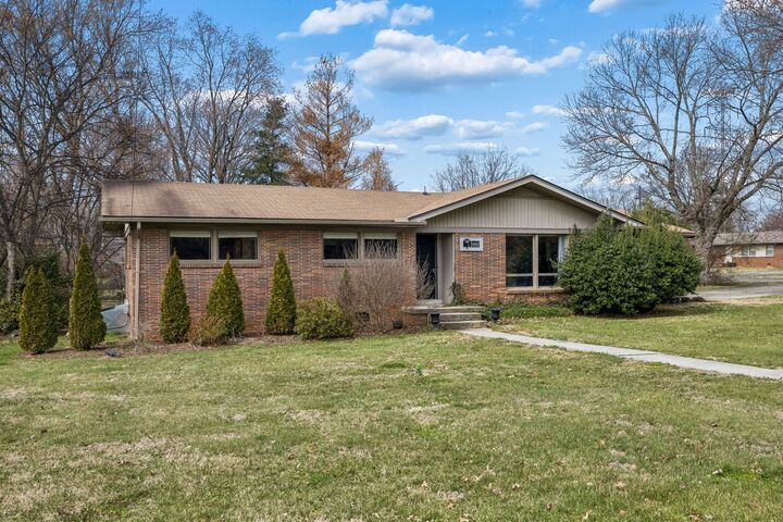 Property Photo: 1002 Walton Dr TN 37130