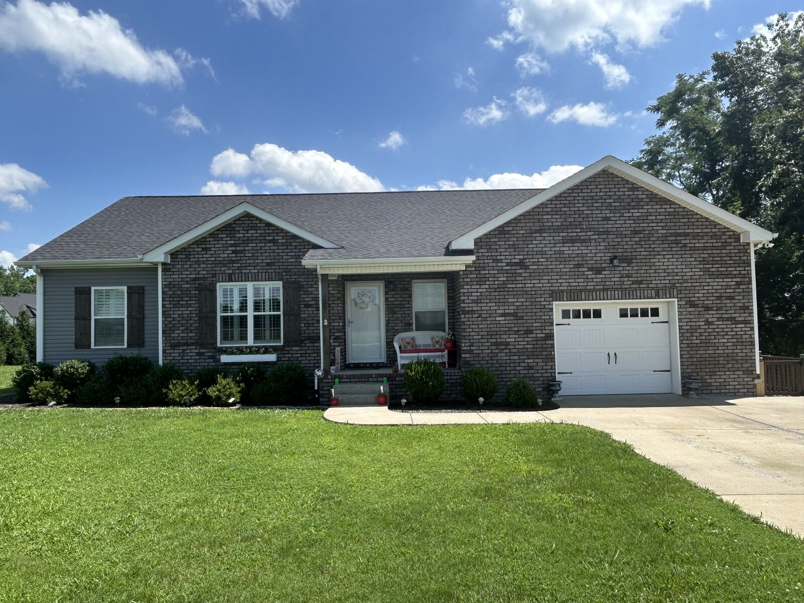 Property Photo:  221 Northup Rd  TN 37148 
