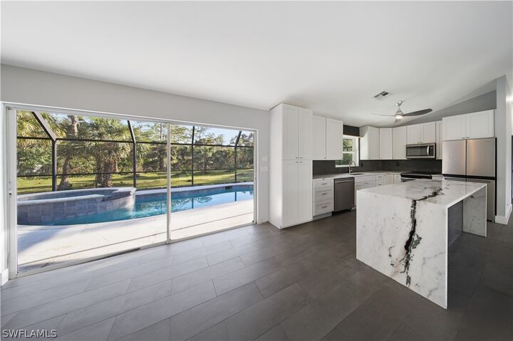 Property Photo: 390 35th Avenue NE FL 34120