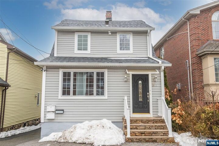 Property Photo:  811 Inwood Terrace  NJ 07024 