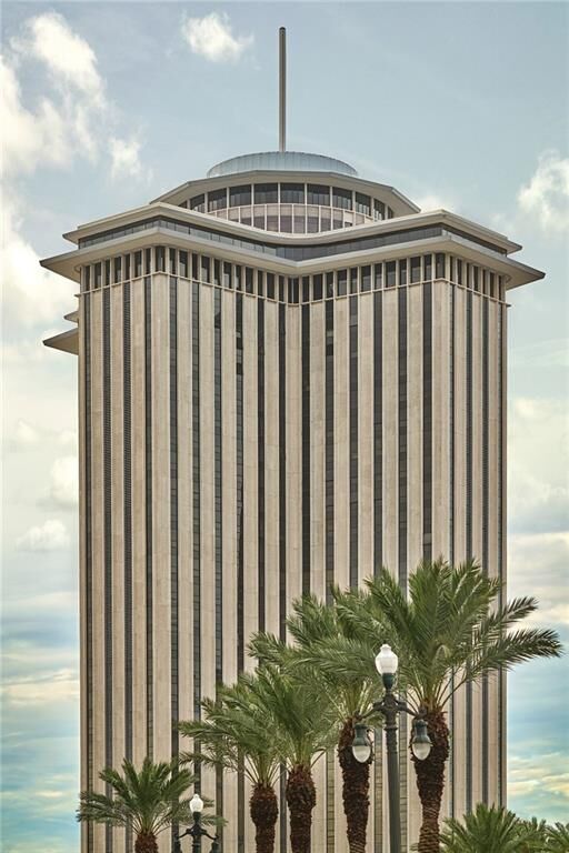 Property Photo:  2 Canal Street 3004  LA 70130 