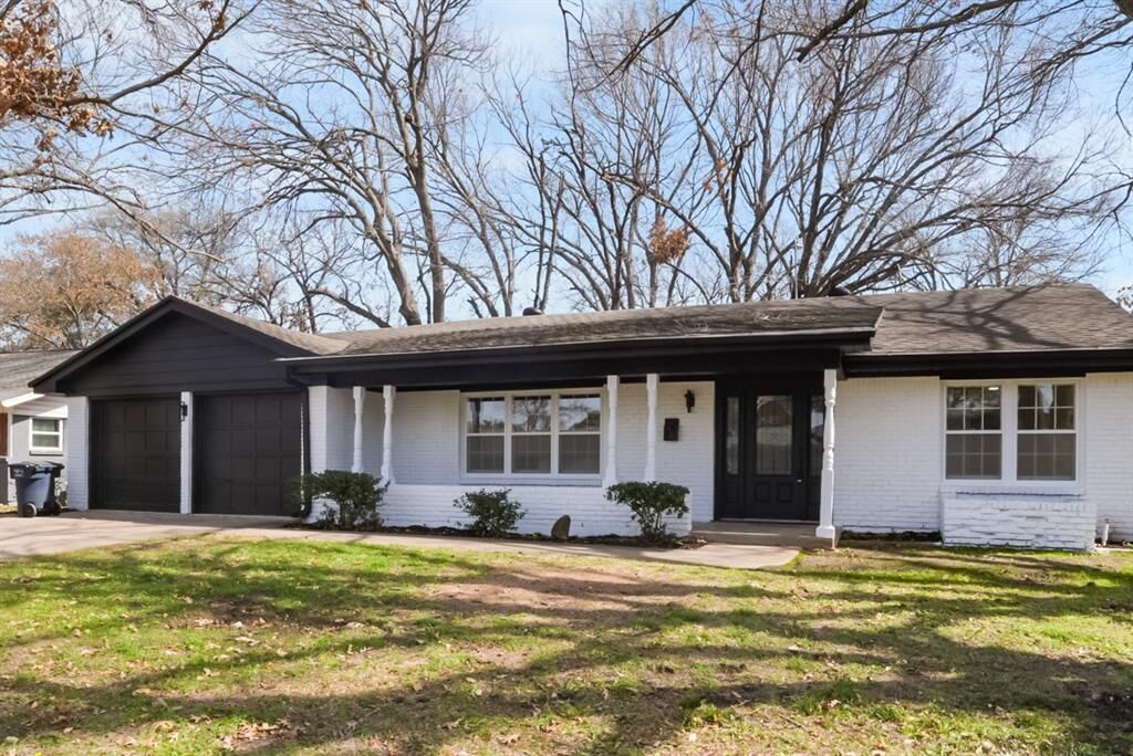 Property Photo:  5709 Wedgworth Road  TX 76133 