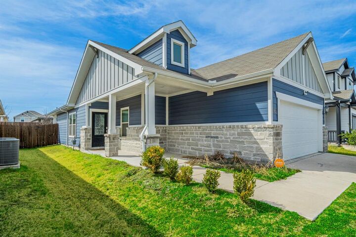 Property Photo:  1621 Briar Hunt Drive  TX 75126 