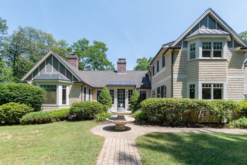 Property Photo:  130 Summer St  MA 02493 