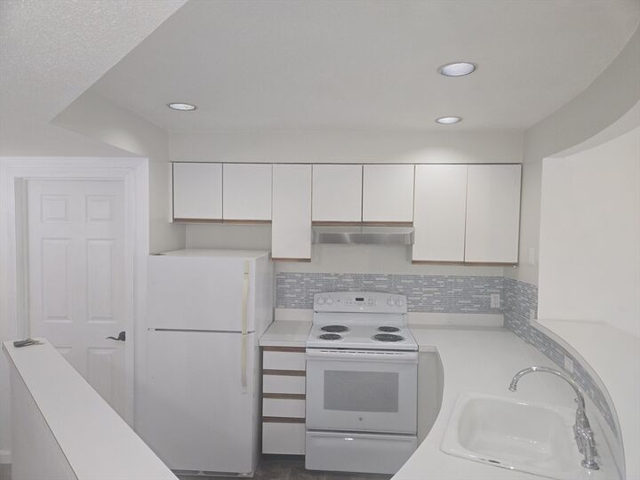 Property Photo: 165 Cottage St 706 MA 02150