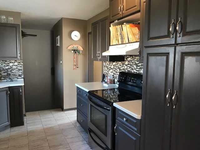 Property Photo: 712 3 Avenue AB T0H 1P0