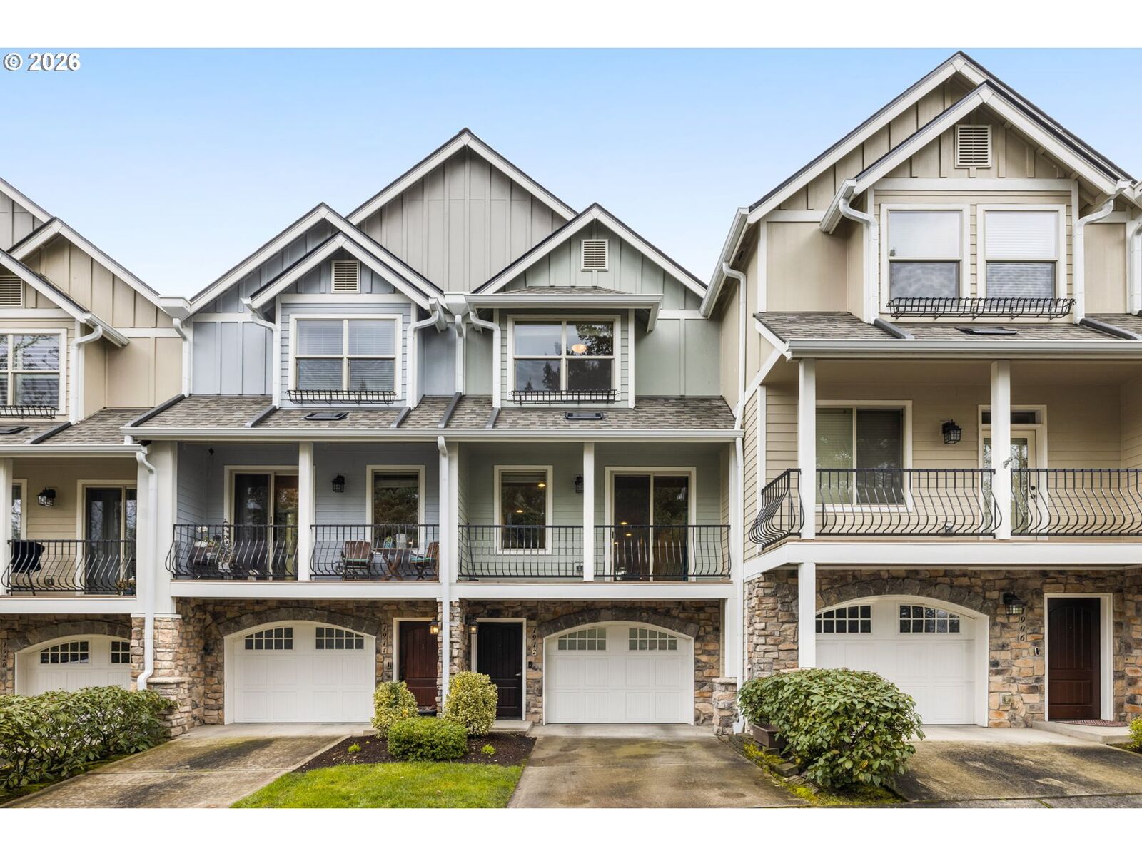 Property Photo: 1912 NE 48th Way OR 97124