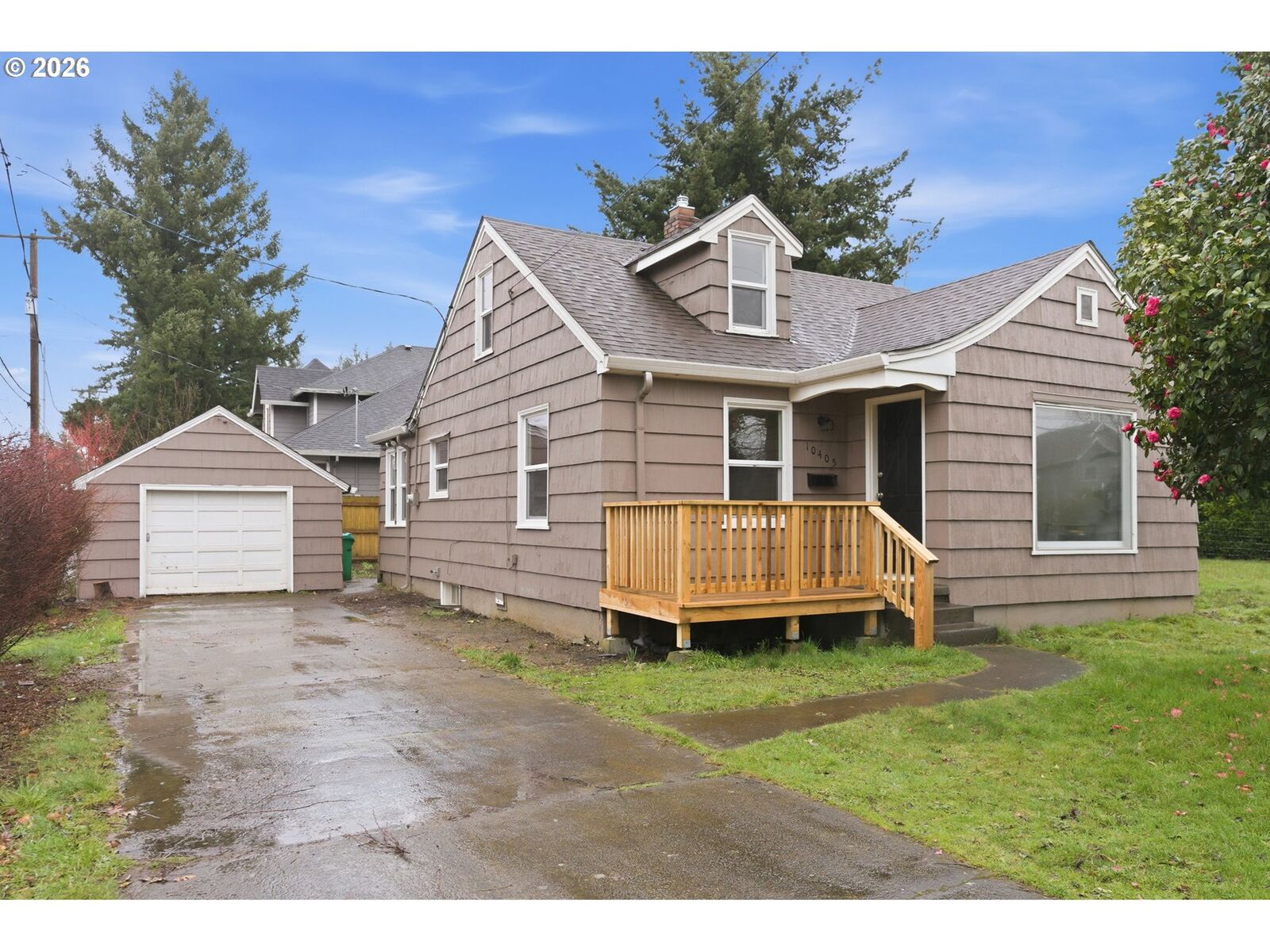 Property Photo: 10405 NE Pacific St OR 97220