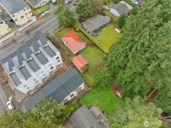 Property Photo:  1011 NE 180th Street  WA 98155 