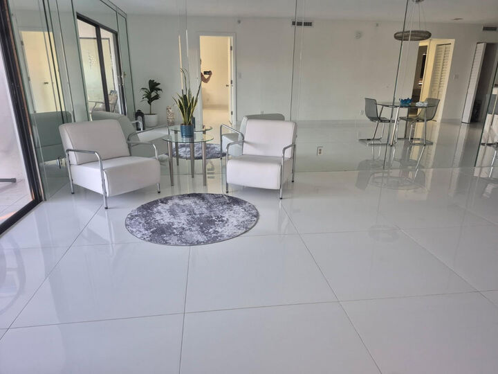 Property Photo:  2205 S Cypress Bend Drive 501  FL 33069 