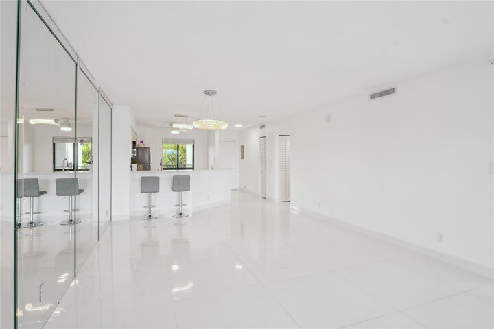 Property Photo:  2205 S Cypress Bend Drive 501  FL 33069 