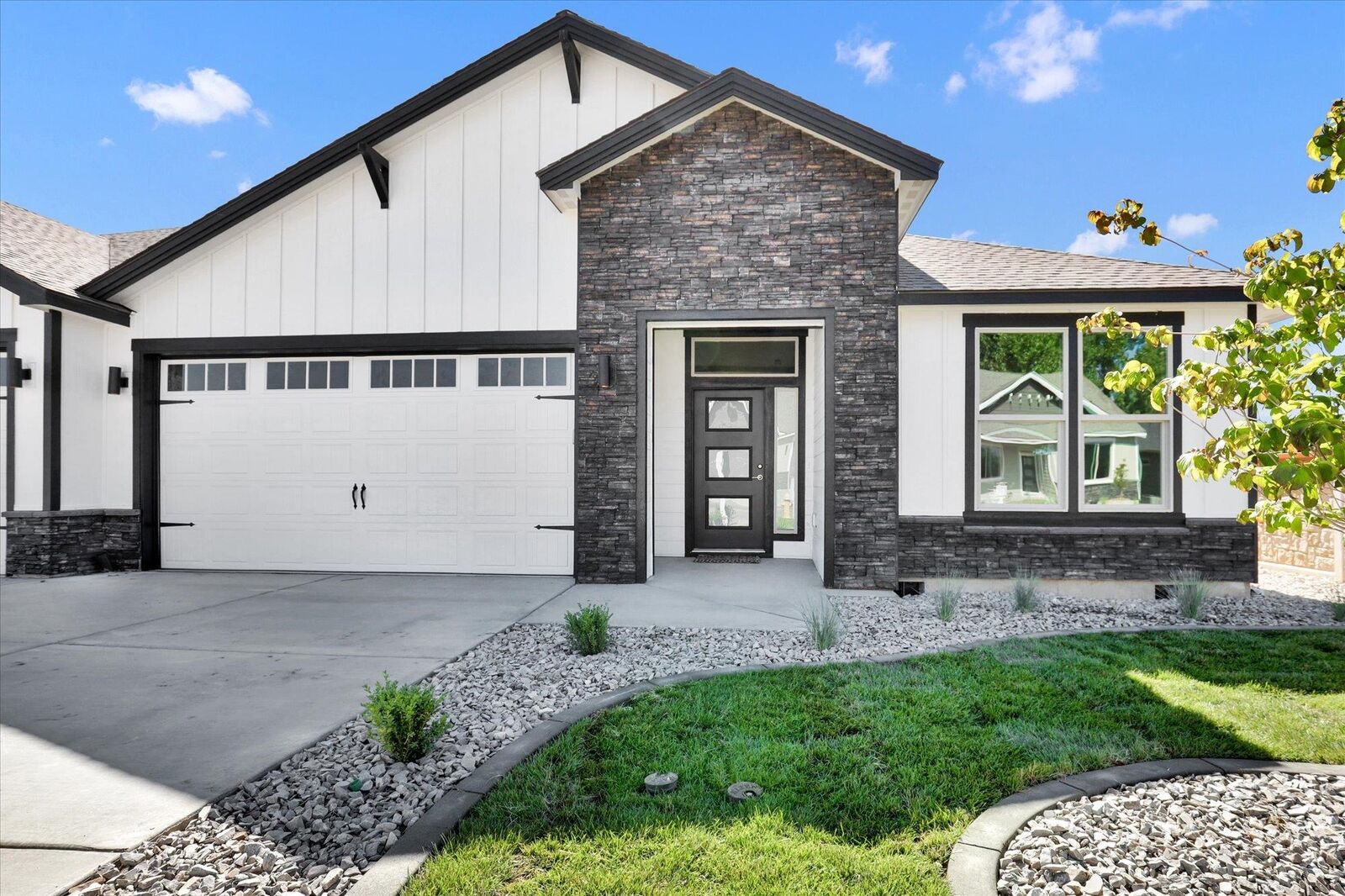 Property Photo:  1109 - Unit 30 N Country Club Dr 30  WA 99006 