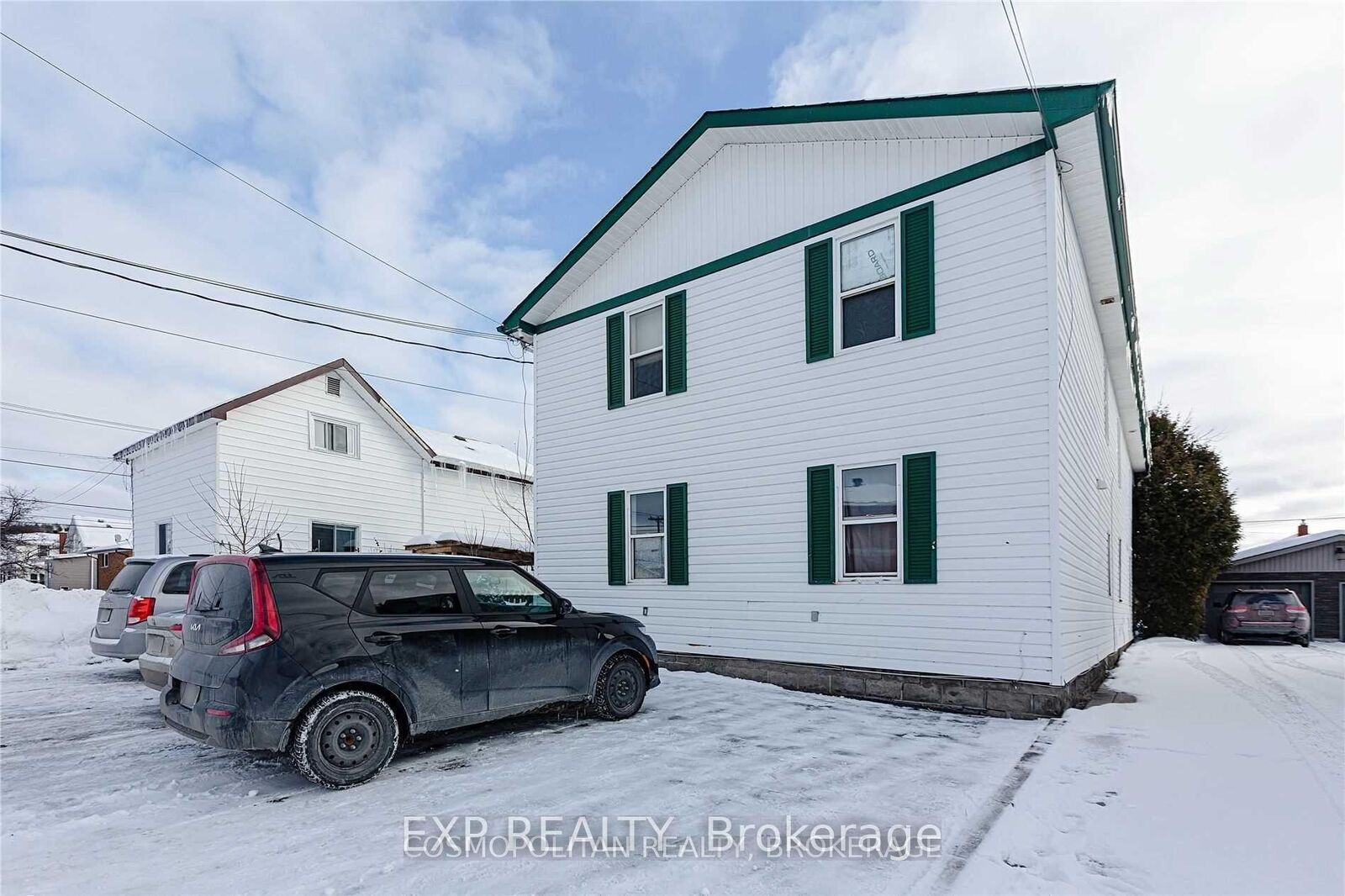 Property Photo: 339 Queen Street ON P3B 2K3