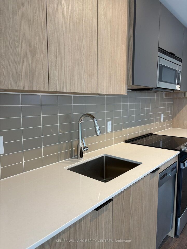 Property Photo: 1350 Ellesmere Road 1001 ON M1P 0G6