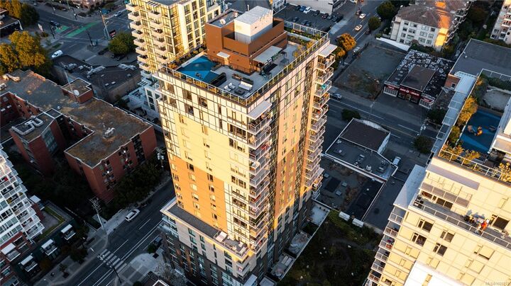 Property Photo: 845 Johnson St #1002 BC V8W 0G3