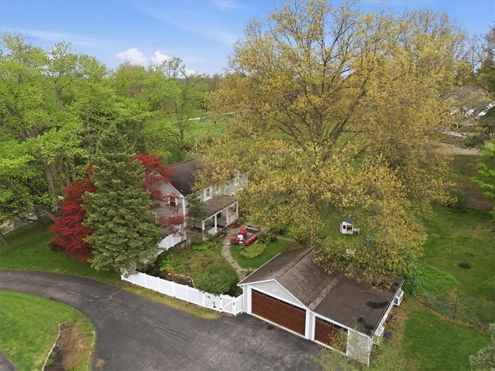 Property Photo:  4506 Middle Rd  PA 15101 