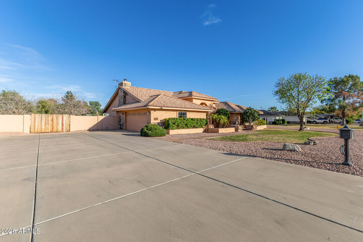 4 bed Glendale home for sale: 7419 N 79th Lane, Glendale, AZ 85303