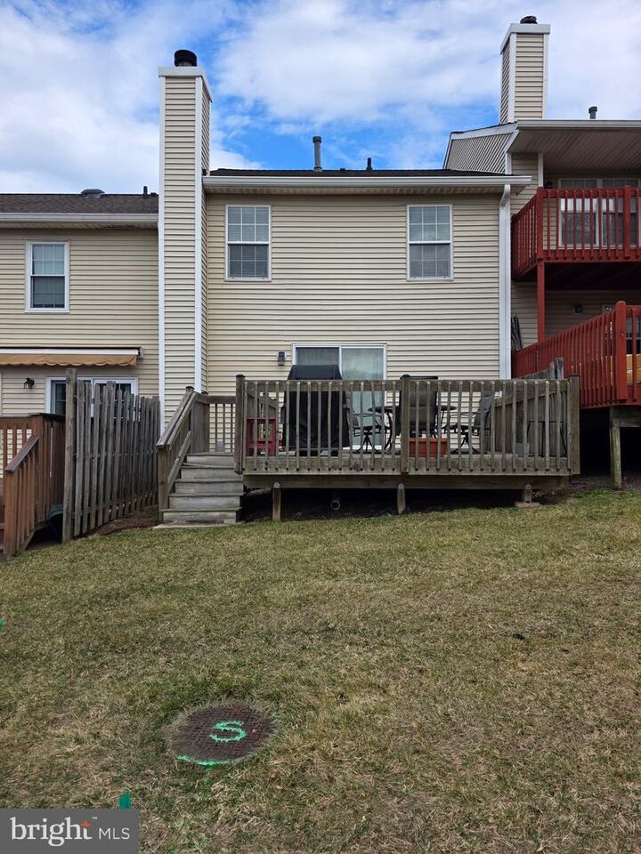 Property Photo:  5 Pioneer Court  NJ 08628 