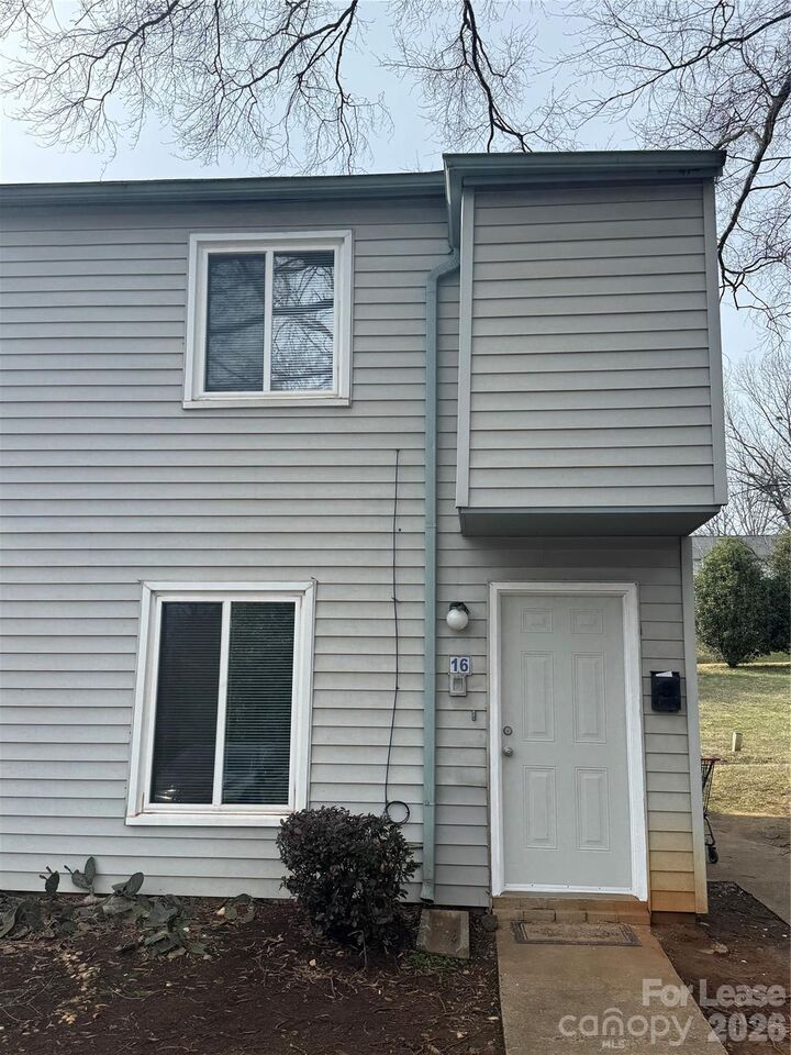 Property Photo: 2022 Harvest Lane 16 NC 28210