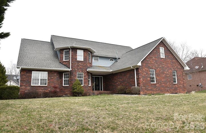 Property Photo: 1203 Edgewater Court NC 28146