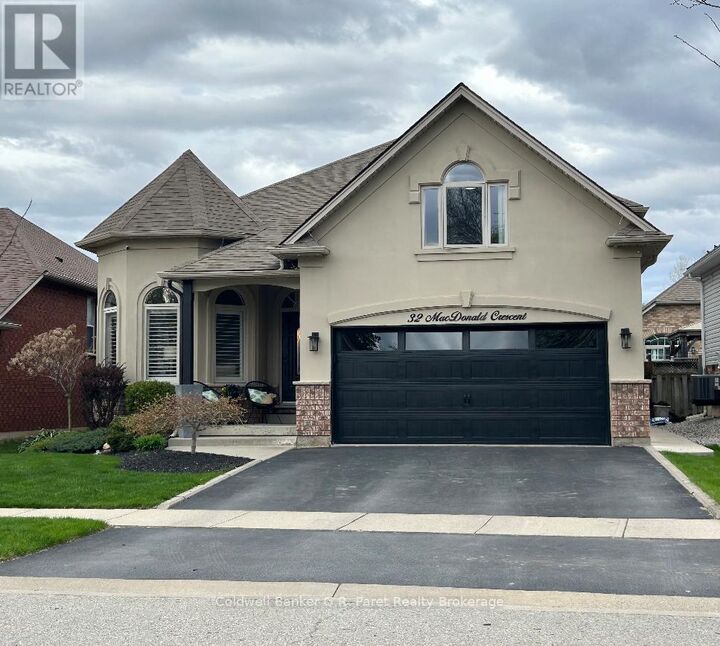Property Photo:  32 Macdonald Crescent  ON N3R 8B2 